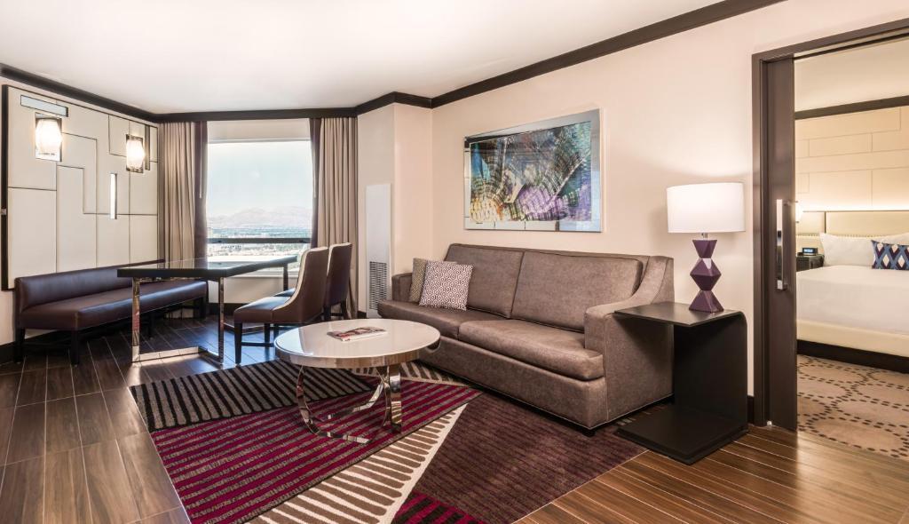 Harrahs Las Vegas Hotel & Casino Stay