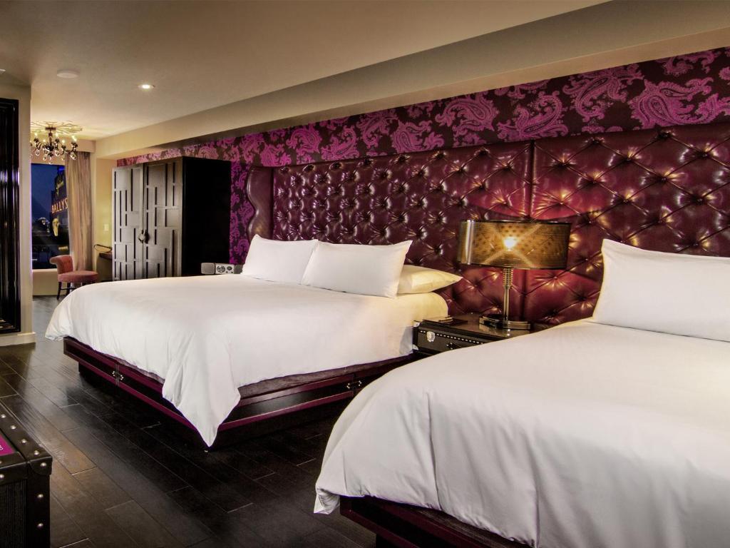The Cromwell Hotel & Casino Experience